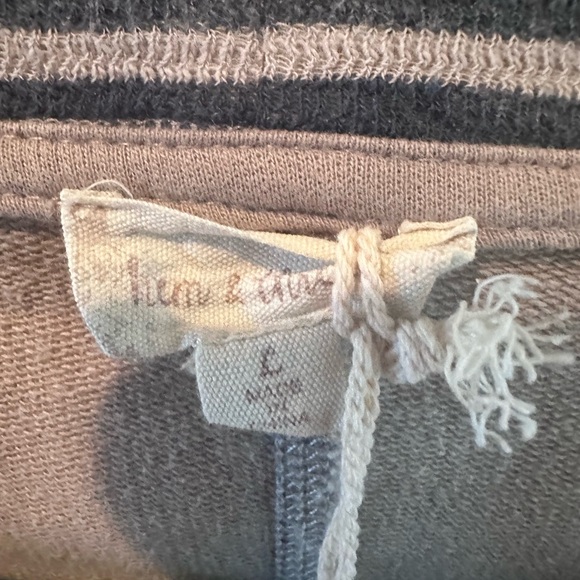 NWT Elegant Taupe Women's Top - Picture 3 of 3